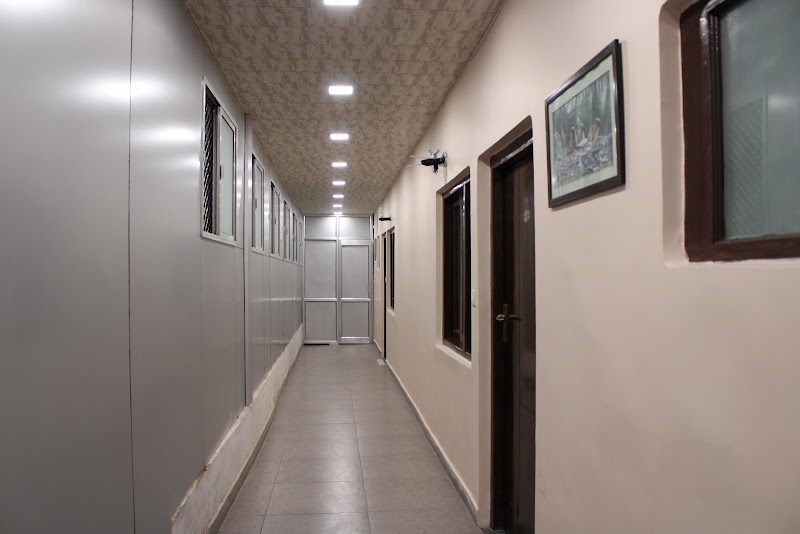 Hotel Hidden Chalet - Hotel Hidden Chalet, near Kurmanchal Bank, Mallital, Nainital, Uttarakhand 263001, India