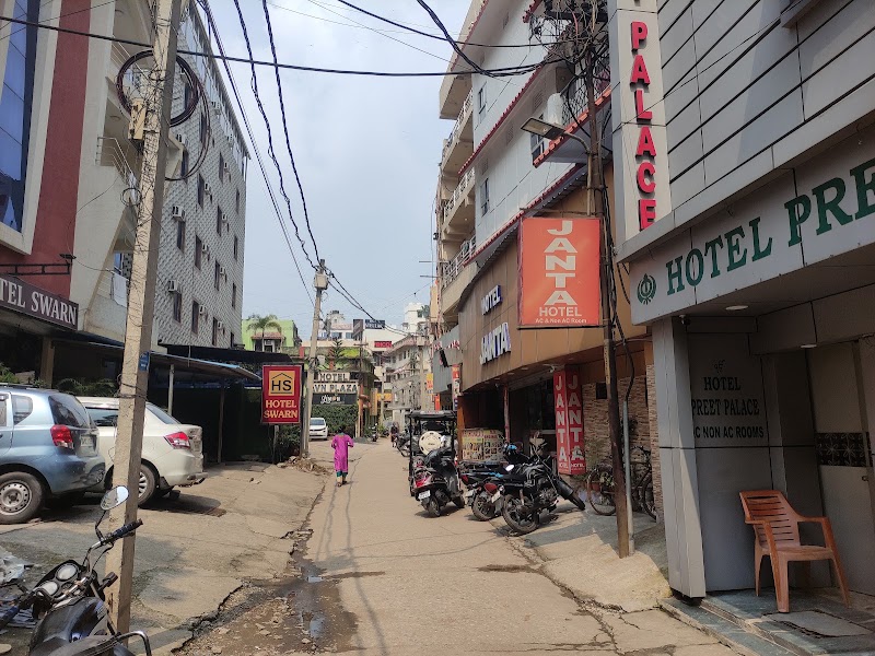 janta hotel Station Road Ranchi - janta hotel Station Road Ranchi, Station Rd, Sirom Toly, Kishan Singh Colony, Gosaintola, Ranchi, Jharkhand 834001, India