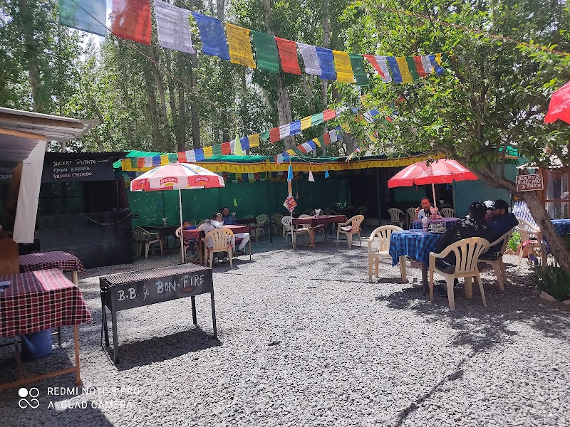 Mentokling Guest House And Apple Garden Restaurant - Mentokling Guest House And Apple Garden Restaurant Changspa Road, Zangsti Rd, Leh, 194101