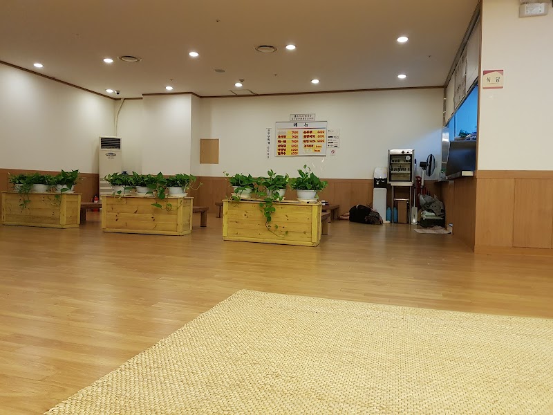 연세전통불한증막사우나 - 연세전통불한증막사우나 413 Tongil-ro, Seodaemun-gu, Seoul, South Korea