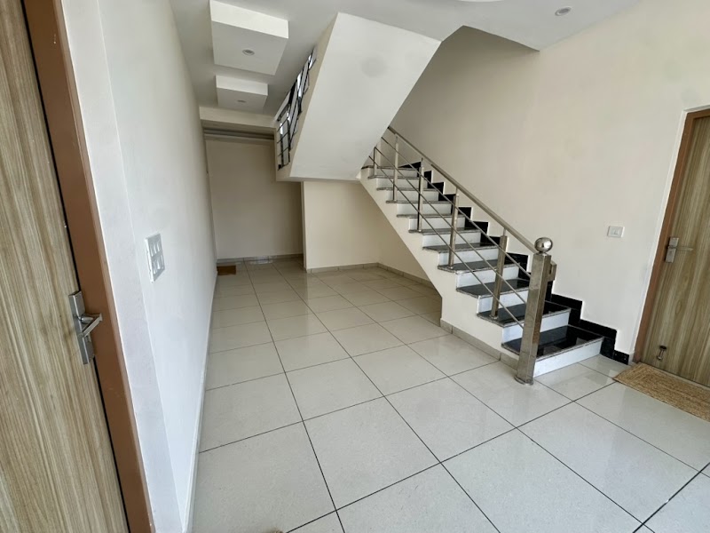 Yaari House - 8 Rooms Boutique in Dehradun - Yaari House - 8 Rooms Boutique in Dehradun, Purkul Rd, near Maa Bala Sundari Mandir, Salan Gaon, Bhagwant Pur, Dehradun, Uttarakhand 248001, India