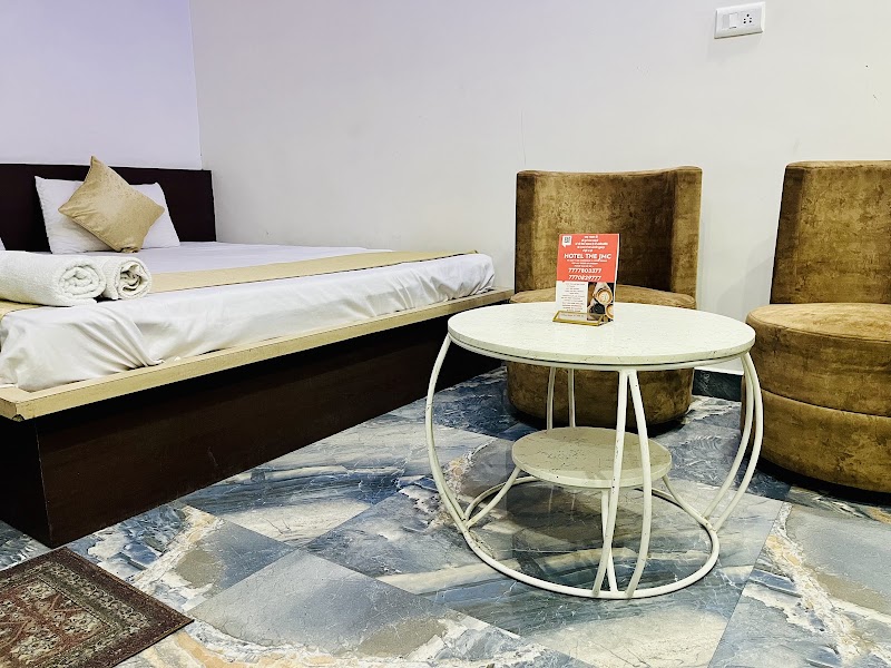HOTEL Maa Chintpurni International - HOTEL Maa Chintpurni International HOTEL THE CHINTPURNI RAHI, near Petrol Pump, near बाबा माई दास यात्री सदन कार पार्किंग, Moien, Chintpurni, चिन्तपूर्णी धाम, Himachal Pradesh 177110, India