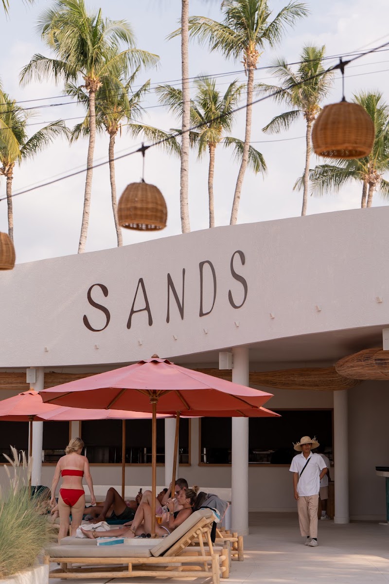 Sands Beach Club - Sands Beach Club Gili Air, Sunset Boulevard, Gili Indah, Kec. Pemenang, Kabupaten Lombok Utara, Nusa Tenggara Bar. 83352, Indonesia