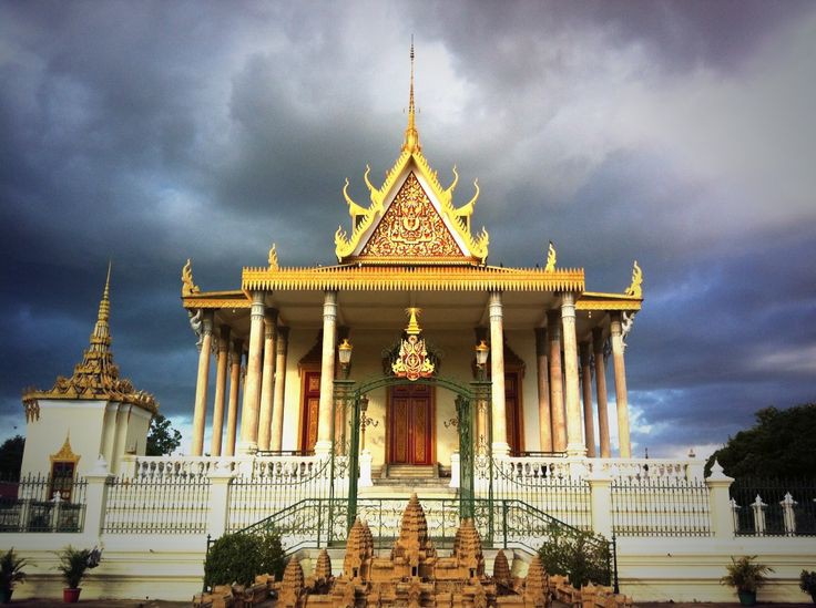 Silver Pagoda - Silver Pagoda, HW7J+2M2, Oknha Chhun St. (240), Phnom Penh, Cambodia