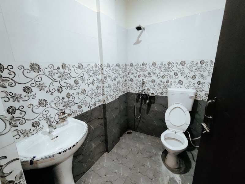 Comfort stay kangra - Comfort stay kangra fortis hospital, Adarsh Colony, Kangra, Sibkara, Himachal Pradesh 176001, India