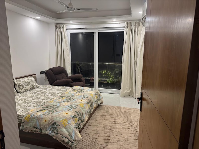 Luxury 3BHK Serviced Apartment – Delhi