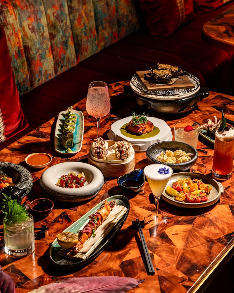 CÉ LA VI London - CÉ LA VI London 17 & 18, 1 Paddington Sq, London W2 1DL, UK