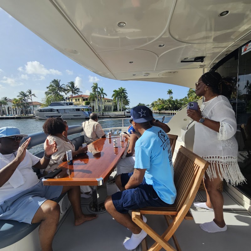 Coastal Yacht Tours - Coastal Yacht Tours Riverside Hotel (behind Boathouse Restaurant, 620 SE 4th St, Fort Lauderdale, FL 33301, USA