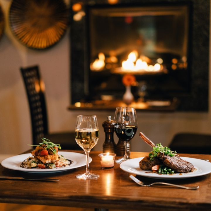 Zees Wine Bar & Grill - Zees Wine Bar & Grill 92 Picton St, Niagara-on-the-Lake, ON L0S 1J0, Canada