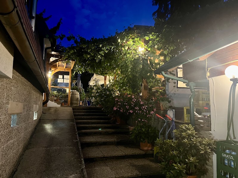 Weingut Hofer - Weingut Hofer, Maurer Lange G. 29, 1230 Wien, Austria