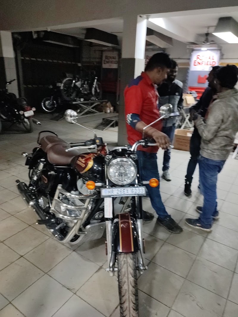 Royal Enfield Service Center - Brawn Automobiles - Royal Enfield Service Center - Brawn Automobiles, Brawn Automobiles, Sheetla Mata Mandir Rd, opposite CRPF Camp, Rajiv Nagar, Sector 13, Gurugram, Haryana 122001, India