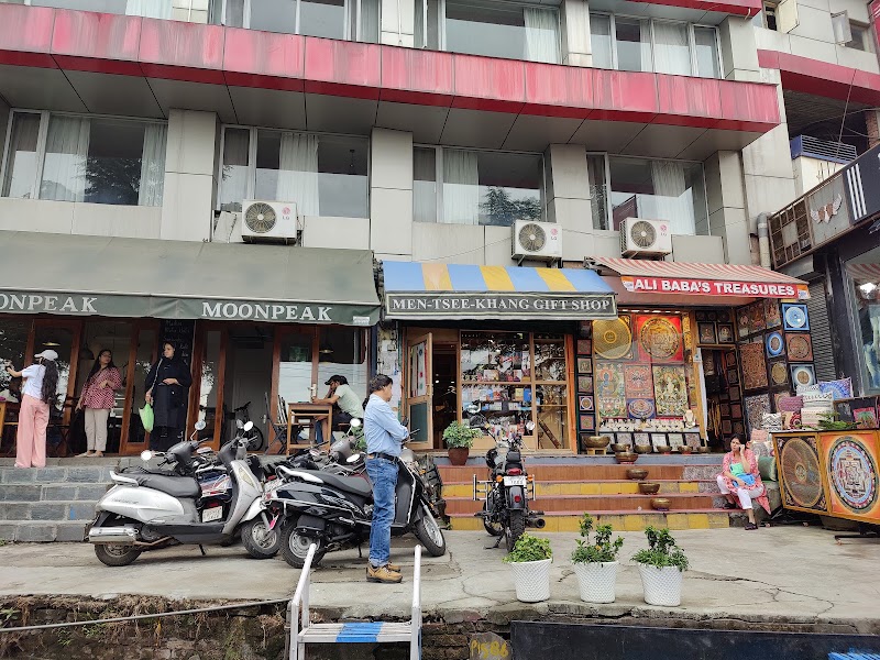 Moonpeak Deli - Moonpeak Deli Temple Rd, McLeod Ganj, Dharamshala, Himachal Pradesh 176215, India