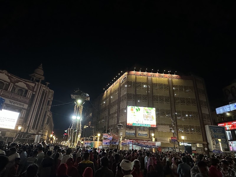 Godowliya Crossing - Godowliya Crossing, 8254+JM8, Luxmanpura, Godowlia, Varanasi, Uttar Pradesh 221001, India