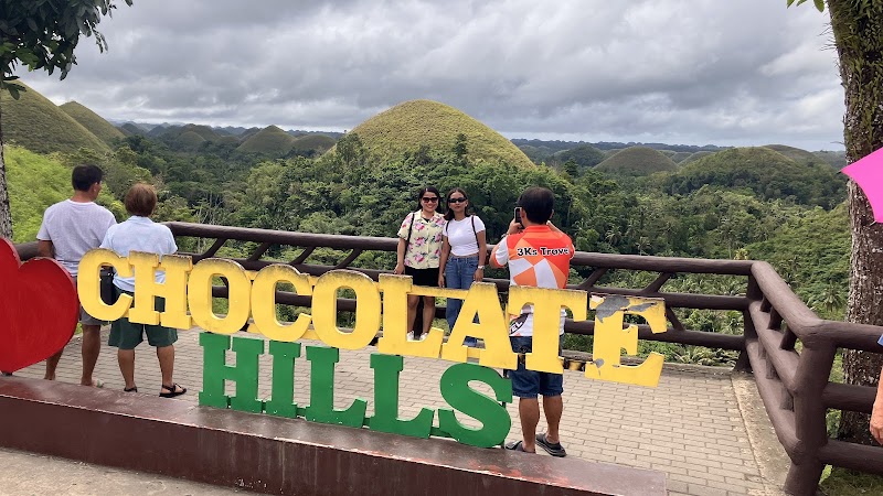 Chocolate Hills Complex - Chocolate Hills Complex, Q5X8+FX4, Loay Interior Road, Carmen, Bohol, Philippines
