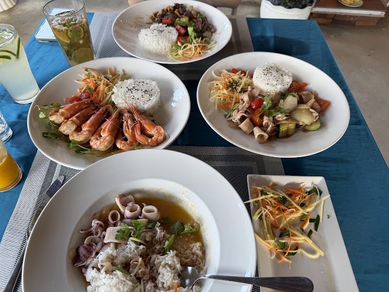 Dina Restaurant - Dina Restaurant 7W4V+7JV, Đường Dinh Bà, Ông Lang, Phú Quốc, An Giang 95000, Vietnam