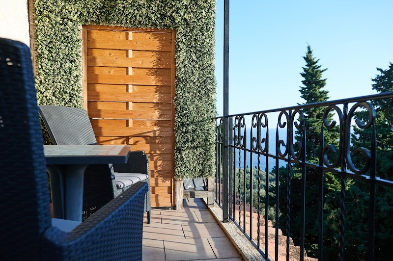 Villa Azur - Villa Azur, 44 Av. Prince Rainier III de Monaco, 06320 Cap-d'Ail, France