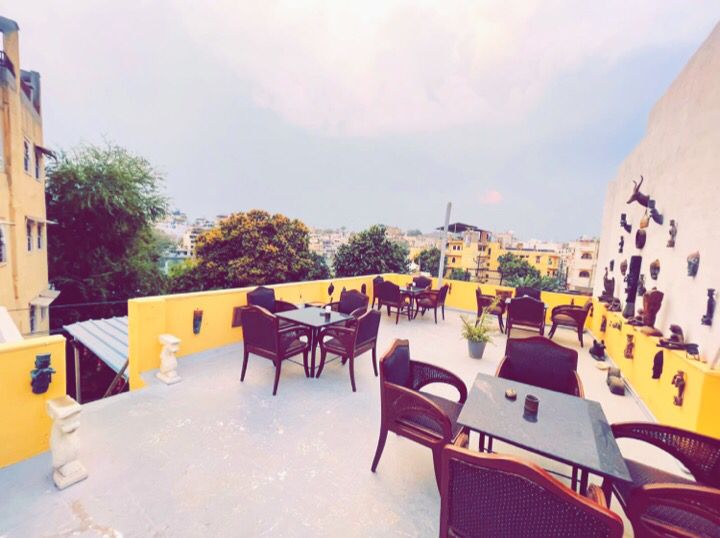 Singhasan - The Antique Cafe (Pichola Lake View) Udaipur - Singhasan - The Antique Cafe (Pichola Lake View) Udaipur Hauman Ghat, Ambrai Road Cheerwa Pichola, Outside Chandpole, Ambamata, Udaipur, Rajasthan 313004, India