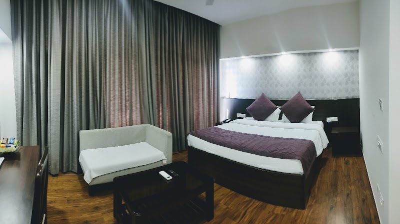 Hotel The Great Ganga - Hotel The Great Ganga near Ram Jhula, Muni Ki Reti, Rishikesh, Uttarakhand 249192, India