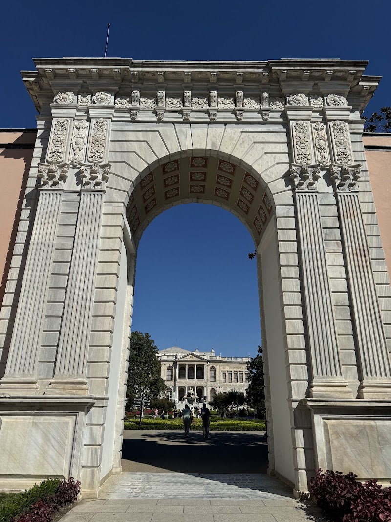 Dolmabahçe Palace - Dolmabahçe Palace, Vişnezade, Dolmabahçe Cd. No:2, 34357 Beşiktaş/İstanbul, Türkiye