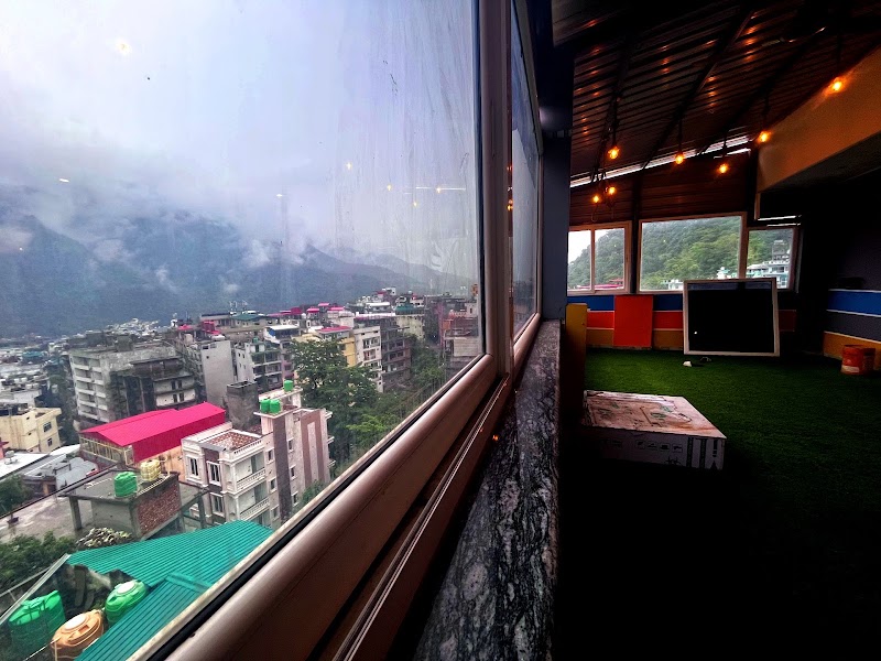 Hotel Tapovan Hills Rishikesh - Hotel Tapovan Hills Rishikesh behind Deccan Valley, near Tulsi Restaurant, Tapovan, Rishikesh, Uttarakhand 249192, India