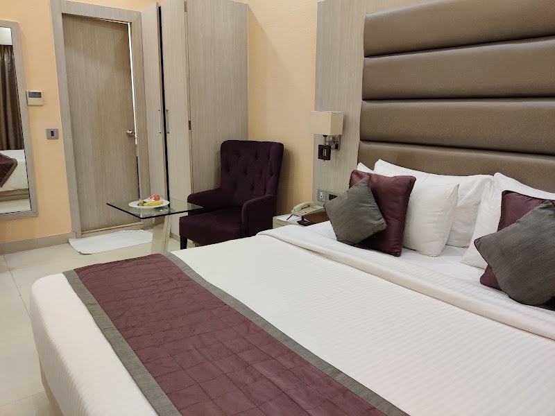 Golden Tulip - Golden Tulip, 2nd Cross Road Dd 19, DD-19, 3rd Ave, DD Block, Sector 1, Bidhannagar, Kolkata, West Bengal 700064, India