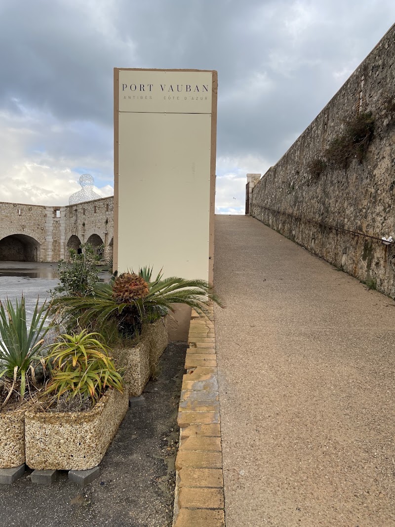 Port Vauban Antibes - Port Vauban Antibes Av. de Verdun, 06600 Antibes, France