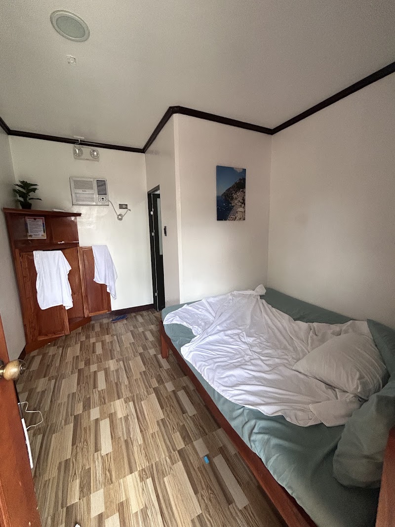 3 Sisters Guest House 2 - 3 Sisters Guest House 2 Tubli Road, Bantayan 1, Basdiot, Moalboal, 6032 Cebu, Philippines