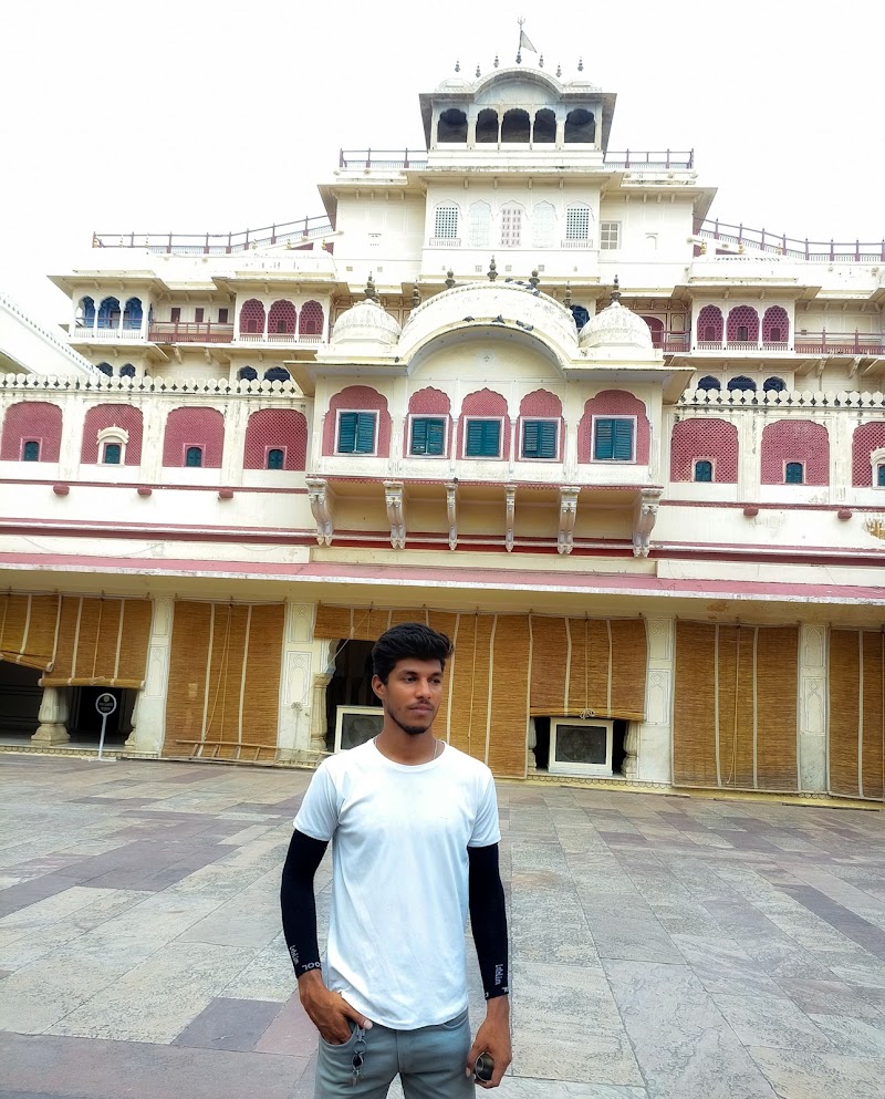 Garden Of City Palace - Garden Of City Palace WRHF+563, Gangori Bazaar, J.D.A. Market, Pink City, Jaipur, Jaipur Nagar Nigam Area, Rajasthan 302002, India