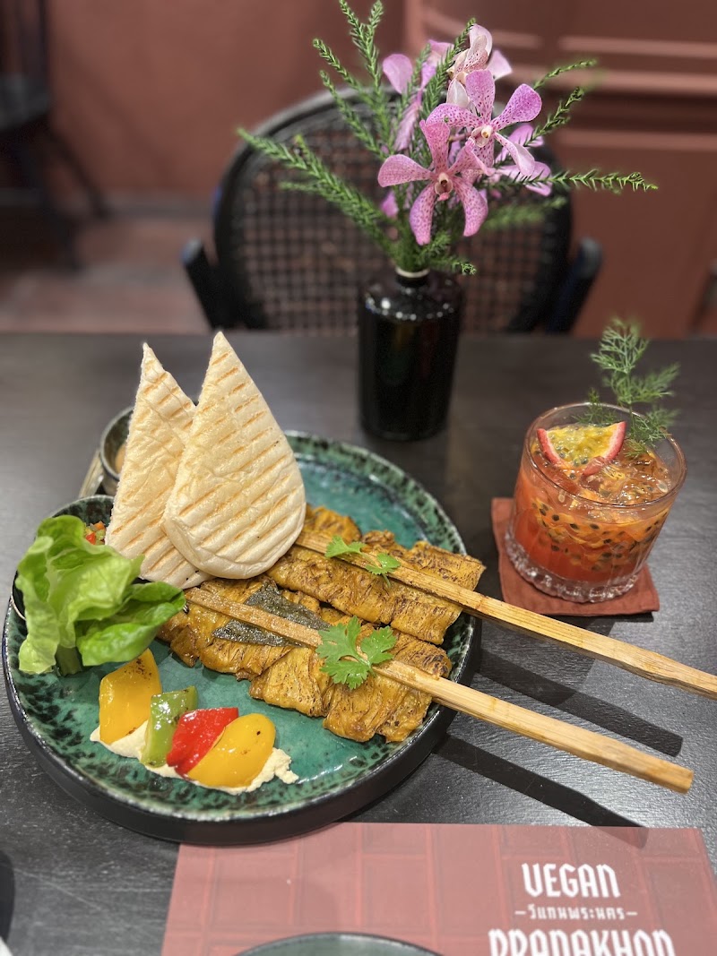 Vegan Pranakhon- Khaosan Road วีแกนพระนคร- ถนนข้าวสาร - Vegan Pranakhon- Khaosan Road วีแกนพระนคร- ถนนข้าวสาร 139 Thanon Tanao, Khwaeng Wat Bowon Niwet, Khet Phra Nakhon, Krung Thep Maha Nakhon 10200, Thailand