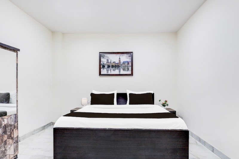 Super Hotel O by OYO Sector 25 Near Iskcon Temple Formerly Hotel Amazing House - Super Hotel O by OYO Sector 25 Near Iskcon Temple Formerly Hotel Amazing House Property Number 195, Block E, near Delhi School of Professional Studies And Research, JJ Colony, Sector 25, Rohini, Delhi, 110085, India