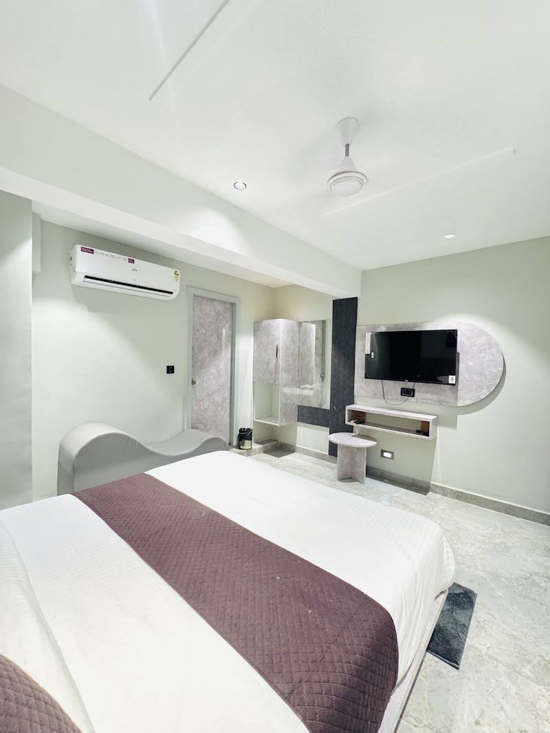 Hotel Shivay Paldi - Hotel Shivay Paldi, 3rd Floor, Udipi Restaurant, Gagandeep Tower, B/h, Char Rasta, Kocharab, Paldi, Ahmedabad, Gujarat 380007, India