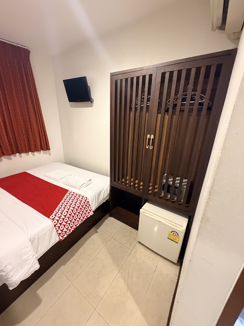 Super OYO 483 Pannee Hotel Khaosan - Super OYO 483 Pannee Hotel Khaosan 117, 1 Dinso Rd, Khwaeng Wat Bowon Niwet, Khet Phra Nakhon, Krung Thep Maha Nakhon 10200, Thailand