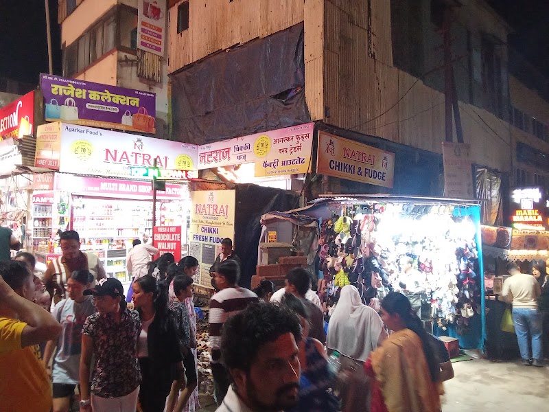 Mahabaleshwar market - Mahabaleshwar market, WMF5+M83, 50, Dr Sabne Rd, behind Swami Travels, Main Market, Mahabaleshwar, Maharashtra 412806, India