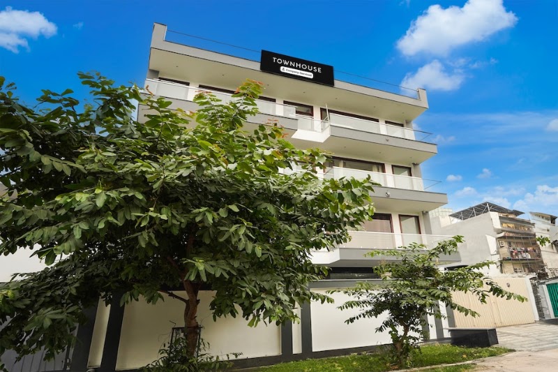 Super Collection O 63 A Noida Peacock Residency