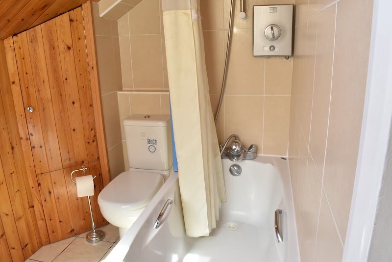 larkfield apartments - larkfield apartments 19 Larkfield Rd, Richmond TW9 2PG, UK