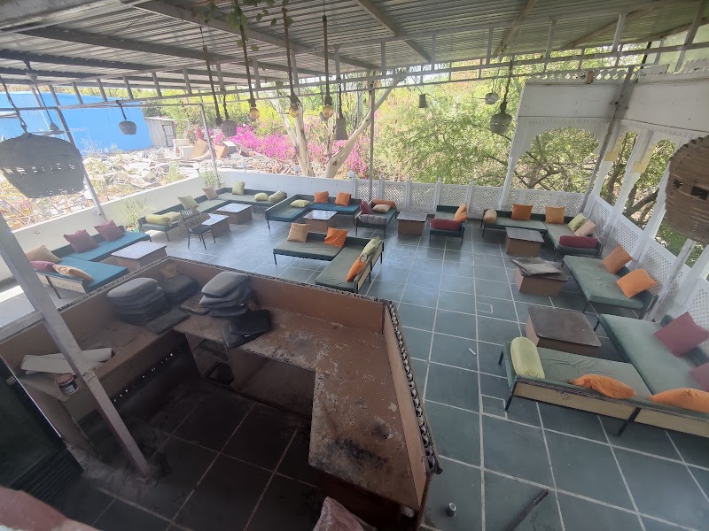 Baithak - Cafe & Restro - Baithak - Cafe & Restro 100 feet road, opp. Aravali Hospital, near Radisson blu, Block D, Malla Talai, Udaipur, Rajasthan 313004, India