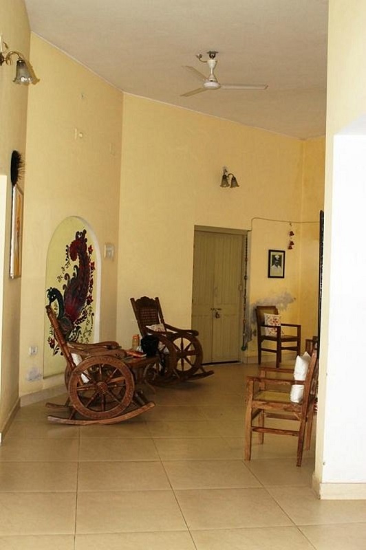 Cozy Inn - Cozy Inn D 47/96, Maksoodan Bhawan, Opp. Lane of PDR mall, Luxa Rd, Ramapura Luxa, Varanasi, Uttar Pradesh 221010, India