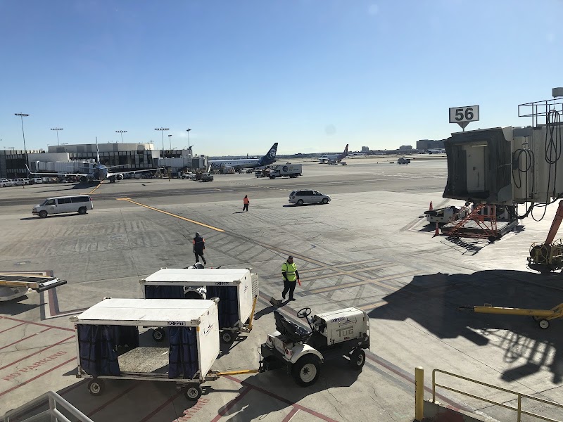 LAX Terminal 5 Lower Level FlyAway Stop - LAX Terminal 5 Lower Level FlyAway Stop, Los Angeles, CA 90045, USA