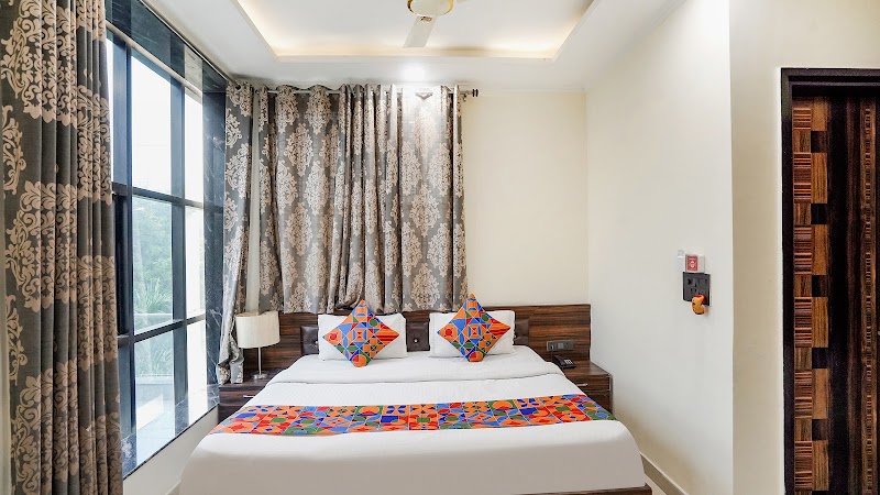 FabHotel 17 Suites Hotel in Sector 70 - FabHotel 17 Suites Hotel in Sector 70 A-44 A, near Sapphire International School, Sector 70, Noida, Uttar Pradesh 201316, India