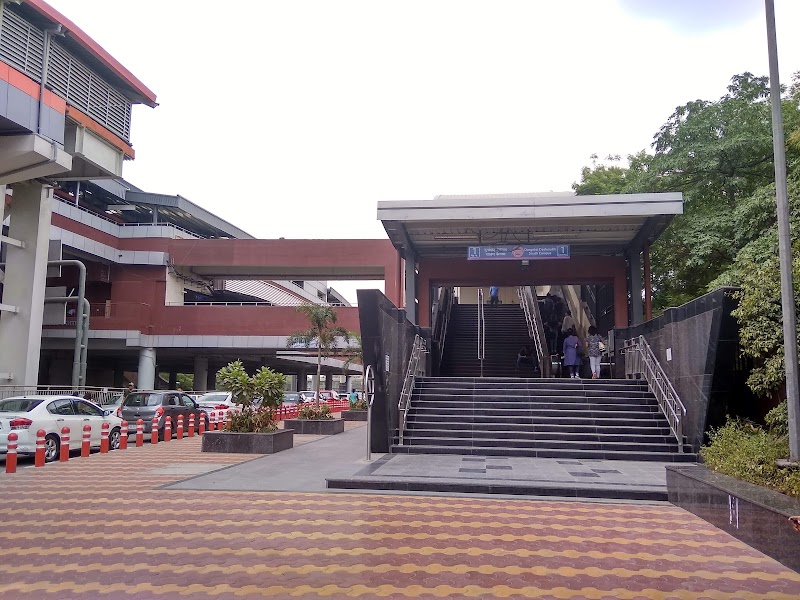 Durgabai Deshmukh South Campus - Durgabai Deshmukh South Campus near University of Delhi, Satya Niketan, South Moti Bagh, New Delhi, Delhi 110021, India