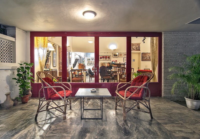 Haveli Hauz Khas - Haveli Hauz Khas G6W2+XG3, P5, Block P, Hauz Khas Enclave, Hauz Khas, New Delhi, Delhi 110016, India