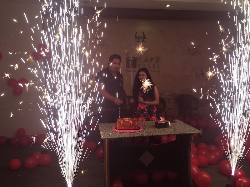 Cafe Rocks - Cafe Rocks Lakecity Mall, 8th, Durga Nursery Rd, Shakti Nagar, Udaipur, Rajasthan 313001, India