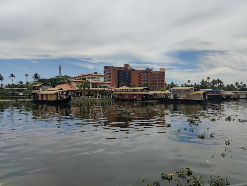 Alleppey Backwaters - Alleppey Backwaters G99J+2PF, Meenappally, Kuttamangalam, Kuppapuram, Kainakary North, Kerala 688011, India