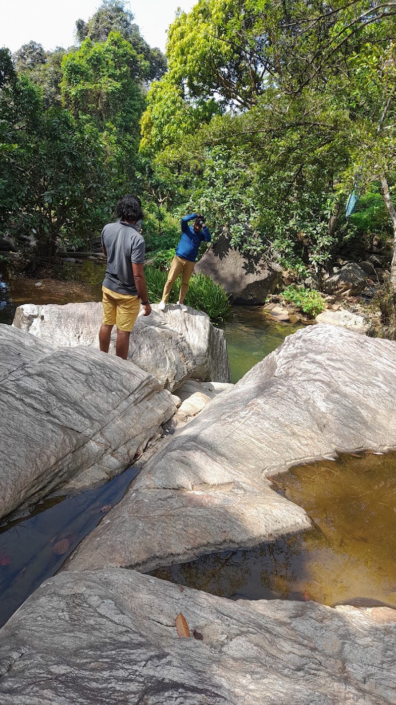 Biso Dola Ella - Biso Dola Ella, V78C+9WC, Dehiowita Road, Eheliyagoda, Sri Lanka