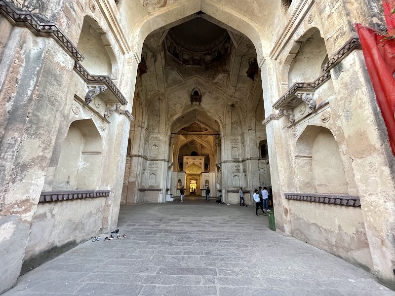 Shri Ram Raja Mandir - Shri Ram Raja Mandir, Survey No, 457, Tikamgarh - Jhansi Rd, Marg, Orchha, Madhya Pradesh 472246, India