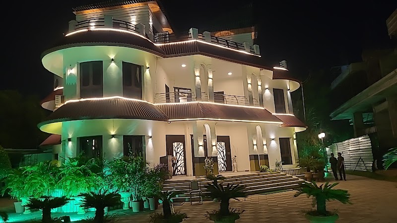 The Grand Turf Pure Vegetarian Family Restaurant - The Grand Turf Pure Vegetarian Family Restaurant At Suraj Gardens, Near India Bulls Mall, Pali Highway, Meera Nagar, Jodhpur, Rajasthan 342001, India