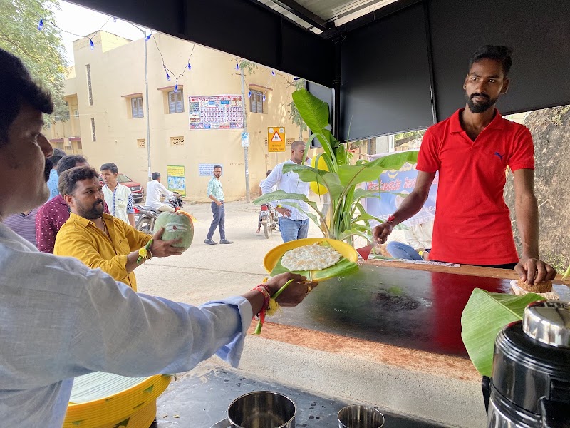 Manjushree Benne dose ಮಂಜುಶ್ರೀ ಬೆಣ್ಣೆ ದೋಸೆ - Manjushree Benne dose ಮಂಜುಶ್ರೀ ಬೆಣ್ಣೆ ದೋಸೆ, 8th Main Rd, beside Ramakrishna Nursing Home, Prince Jayachamaraja Wodeyar, Davangere, Karnataka 577002, India