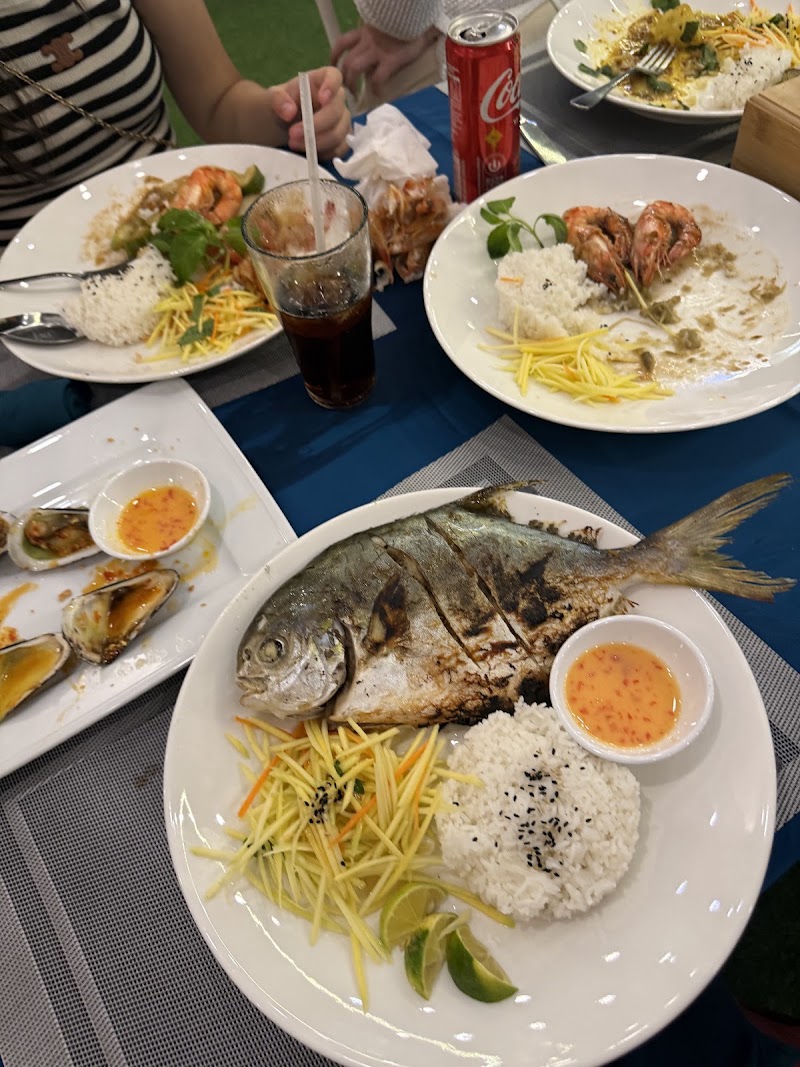 Dina Restaurant - Dina Restaurant 7W4V+7JV, Đường Dinh Bà, Ông Lang, Phú Quốc, An Giang 95000, Vietnam