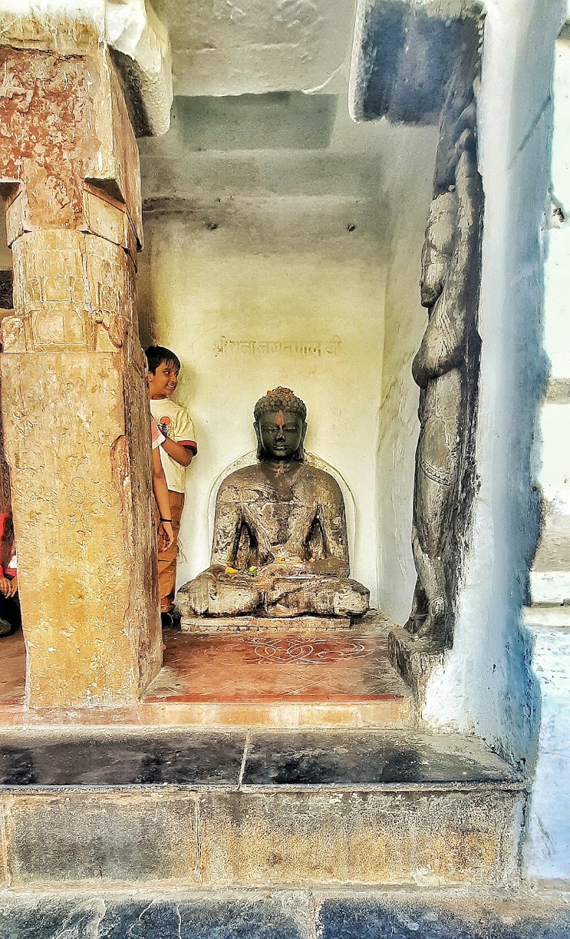 Shree Rajiv Lochan Temple - Shree Rajiv Lochan Temple XV7H+H2P, Rajim, Chhattisgarh 493885, India