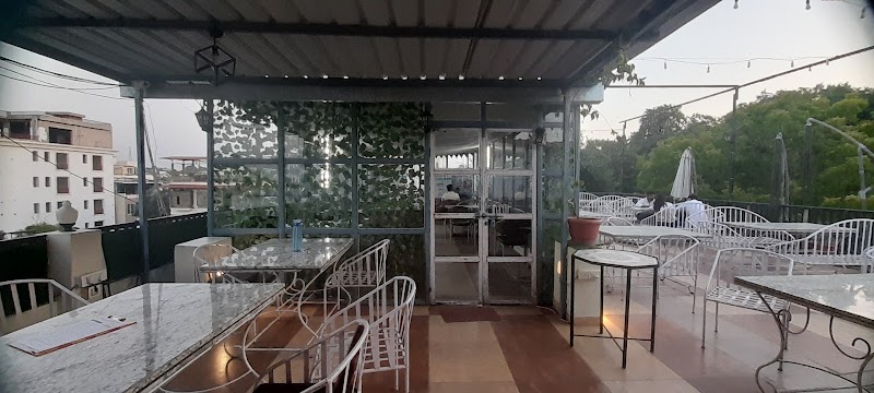 Facing Sky Rooftop Restaurant - Facing Sky Rooftop Restaurant Techno Crate Society, Fateh Sagar Rd, near UIT, Zinc Park, Udaipur, Rajasthan 313004, India